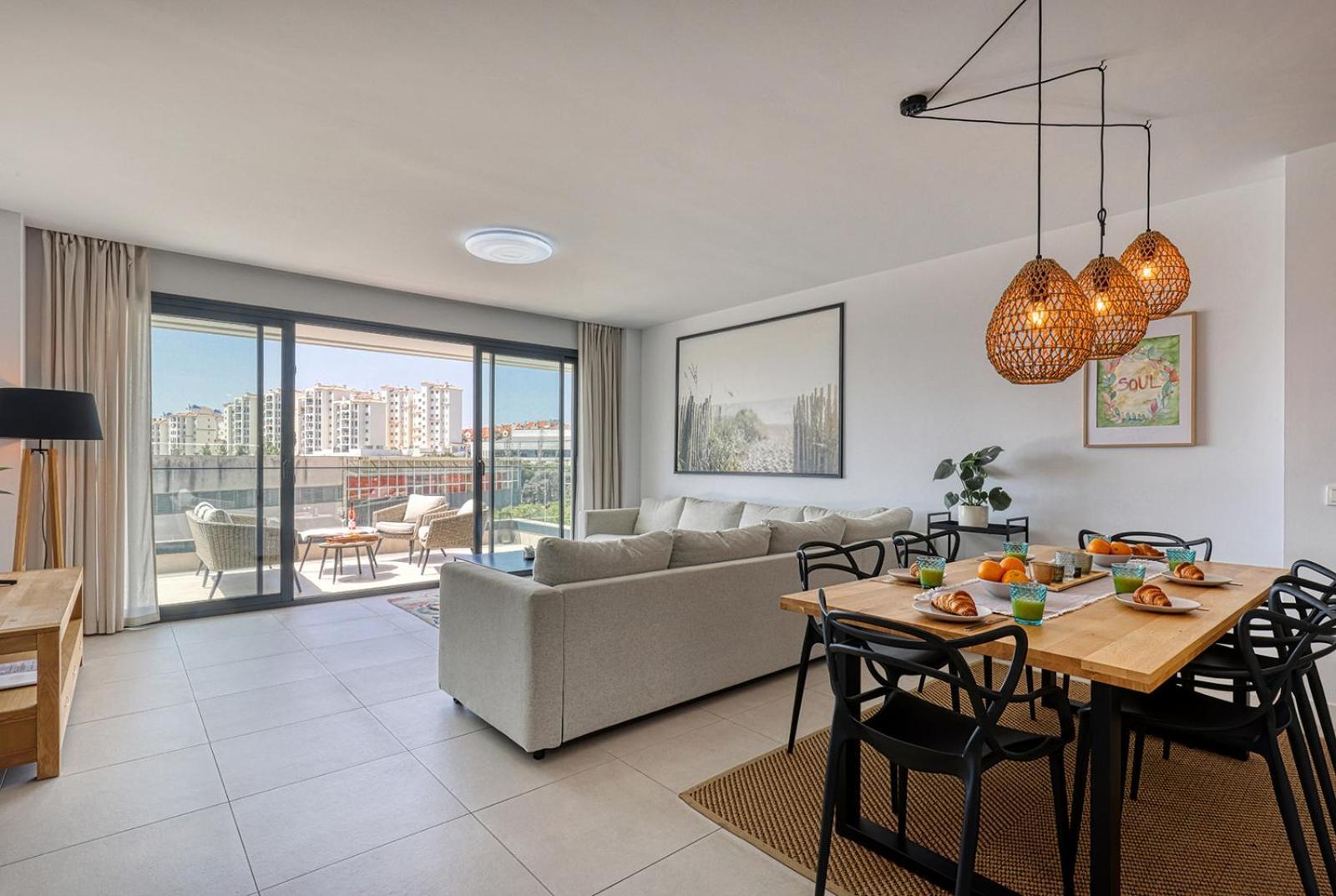 Estepona Place - Spacious Family City Apartment Exterior photo